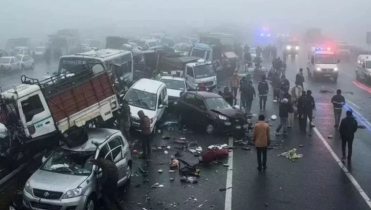 ভারতে ঘন কুয়াশায় ১০ বাস-গাড়ির সংঘর্ষ, নিহত ৪